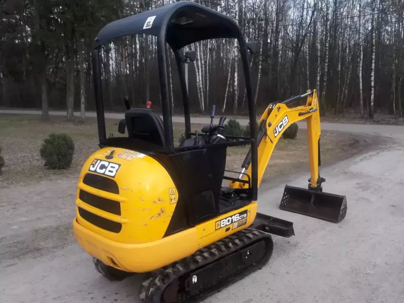 minikoparka-jcb8016cts-rok-2015